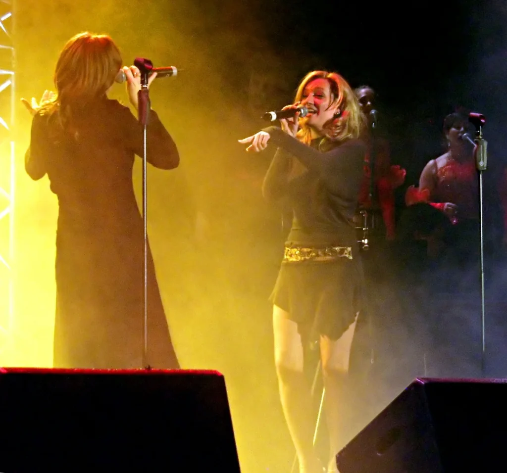 The Calderón Sisters